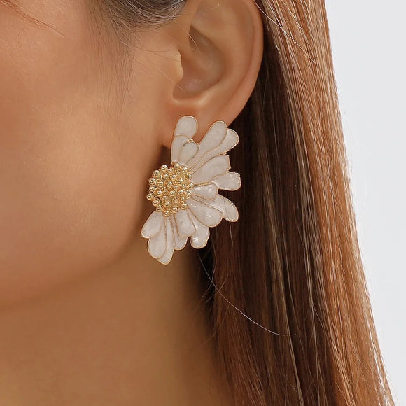 white big petal flower stud earrings