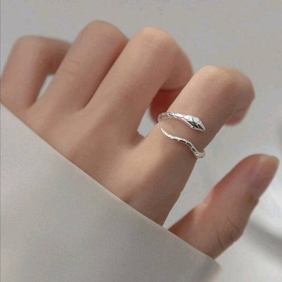 Stainless steel Snake Shaped Adjustable Ring