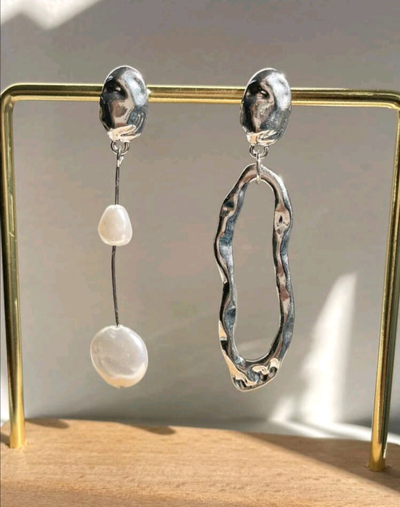 Irregular silver earrings faux pearl