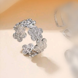 Flower stainless adjustable ring