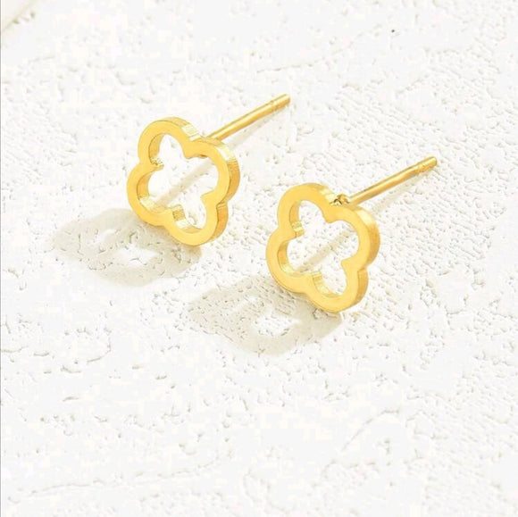 18k gold 4 Leaf Stud Earrings