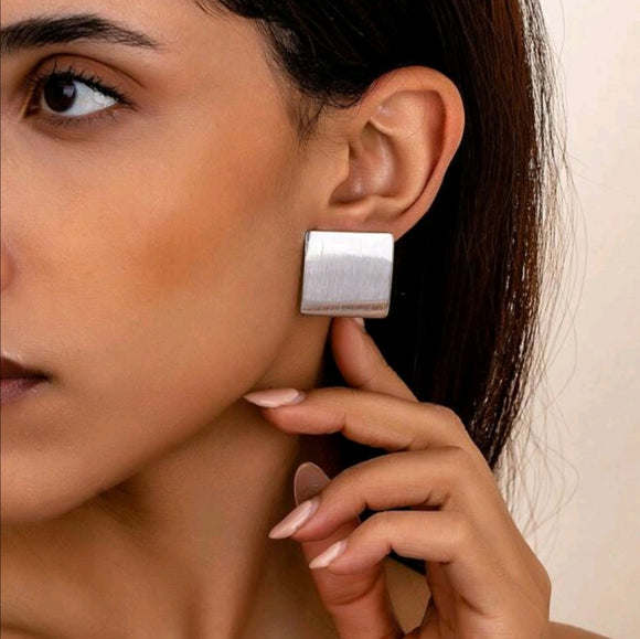 Simple Versatile geometric silver stud earrings