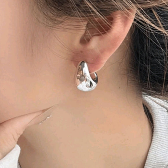 Silver teardrop earrings