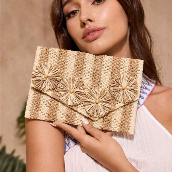 Straw clutch with a twist beach summer
