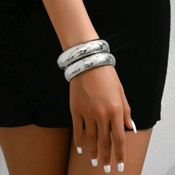 2pcs/Set Thick silver Textured Metal Bracelets