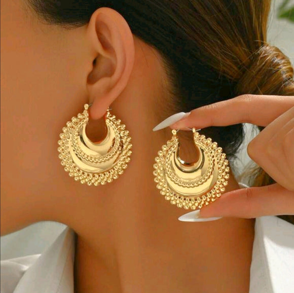 Asymmetrical Oval gold Earrings