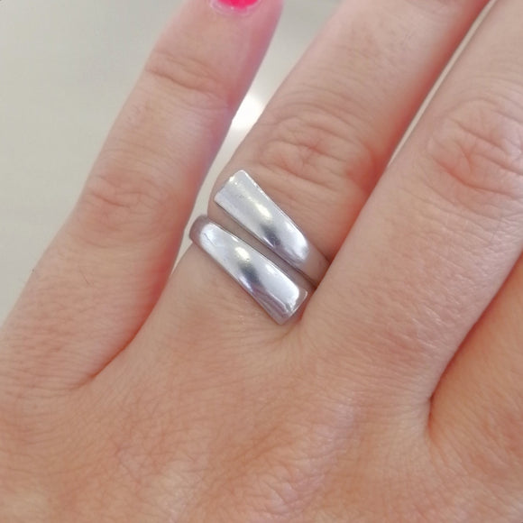 Geometric style adjustable stainless ring