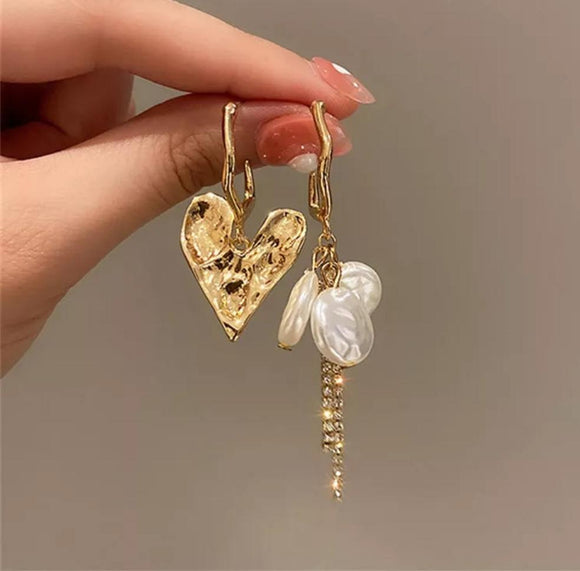 New Fashion Asymmetric Baroque Imitation Pearl Earrings