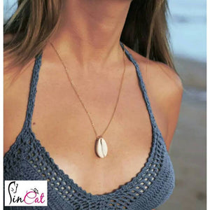 Shell pendant necklace