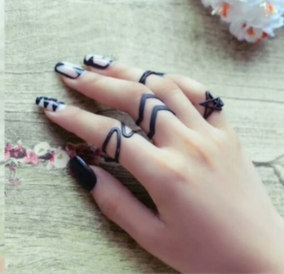 Black set Punk Rings